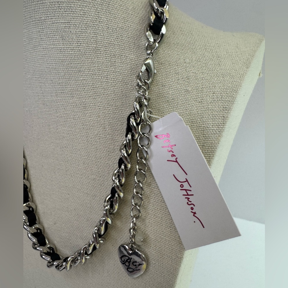 🏈 Betsey Johnson Pink Bow Football Pendant Necklace - Picture 3 of 4